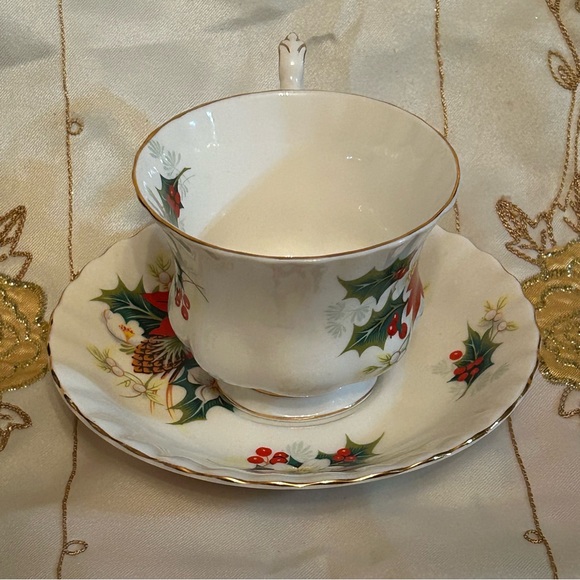 Royal Albert Poinsettia Teacup and Saucer England - Picture 6 of 8
